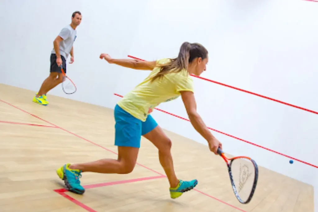 Comment fonctionne la règle du « let » au squash et pourquoi elle provoque autant de débats ?